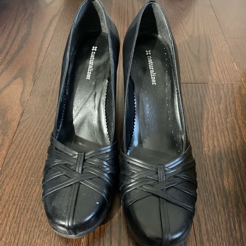 🌟 Vintage Naturalizer Kitten Heel Pumps - Size 10 🌟